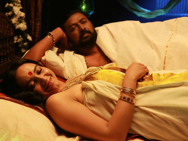 வெட்கமில்லை.. கூச்சமில்லை