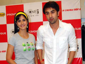 What are Ranbir Kapoor and Katrina Kaif doing at night? What are Ranbir Kapoor and Katrina Kaif doing at night?
