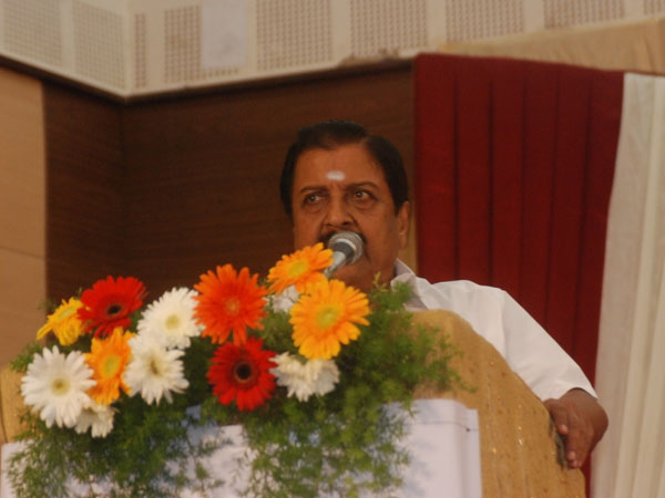 சிவகுமார் தொடங்கி வைத்தது...