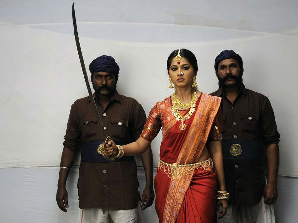 வாள் சண்டை....