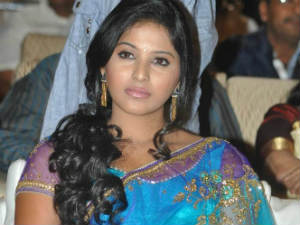 Court warns actress Anjali Court warns actress Anjali
