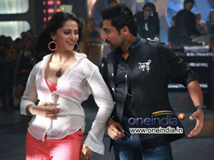 Dhoni watching Singam 2? Dhoni watching Singam 2?