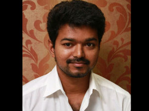 Vijay pouring praises on CM Jayalalithaa Vijay pouring praises on CM Jayalalithaa