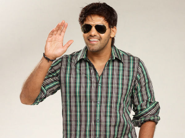 ஆர்யானாலே குறும்புதான்...