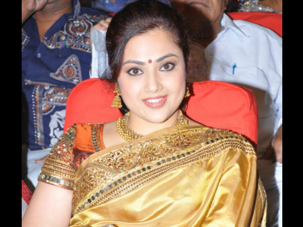 அடுத்து மோகன் லால் படத்திலும் அம்மா