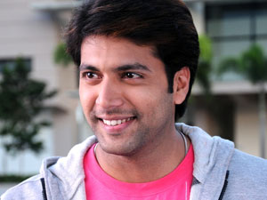 Jayam Ravi fractured his hand Jayam Ravi fractured his hand