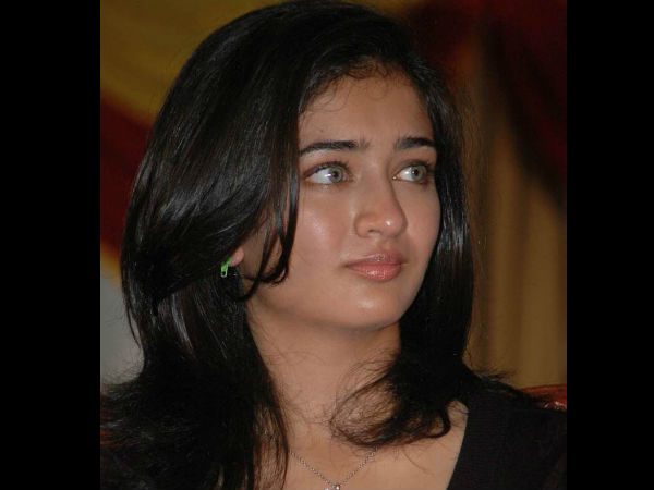 அக்ஷராவும் ஜெயிப்பாரா?