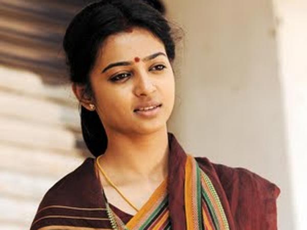 ரத்த சரித்திர நாயகி....