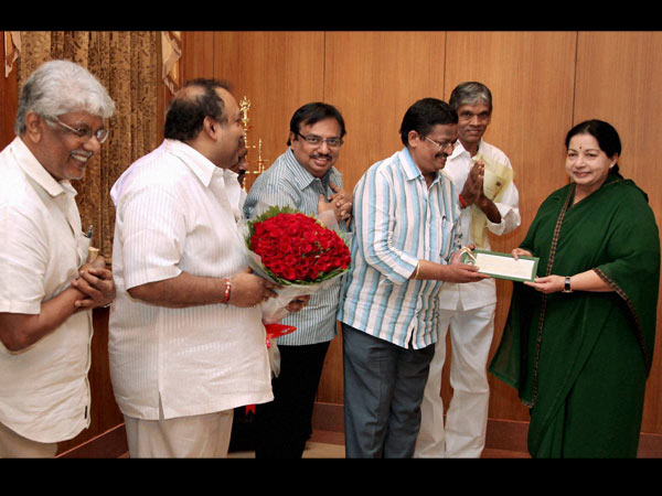 ரூ.10 கோடி வழங்கினார்