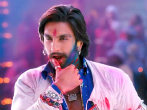 Ranveer Singh's dhoti came off on Ram Leela sets Ranveer Singh's dhoti came off on Ram Leela sets