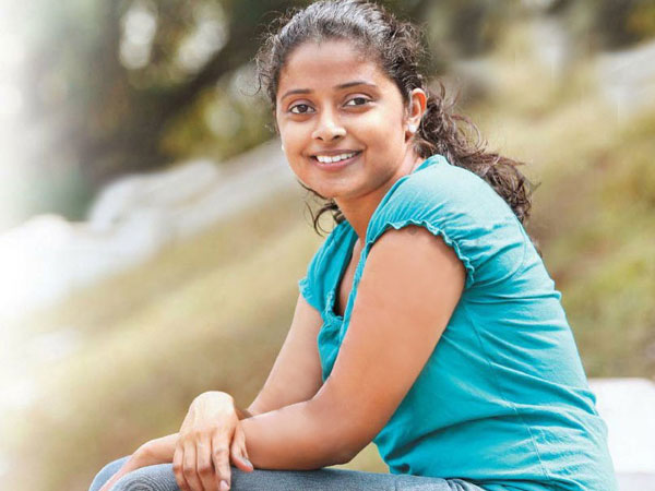 துபாயிலிருந்து பத்மப்ரியா வழியாக