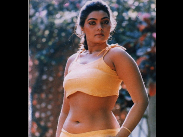 தொப்புளுக்கு 'பெருமை' சேர்த்த சில்க்...
