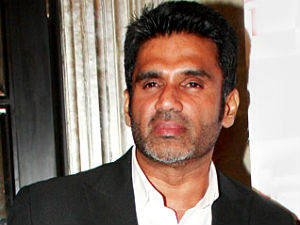 Actor Suniel Shetty comes to poor child's rescue Actor Suniel Shetty comes to poor child's rescue