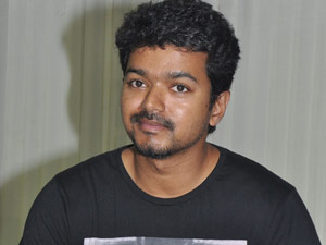 Vijay mets his fan club functionaries Vijay mets his fan club functionaries