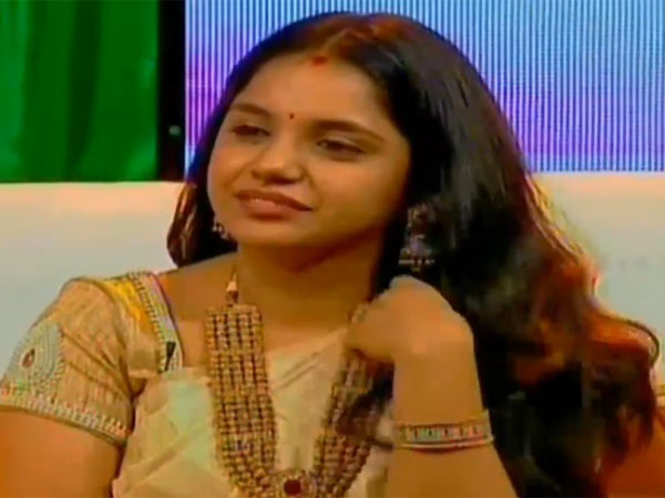 அழும் மனைவி