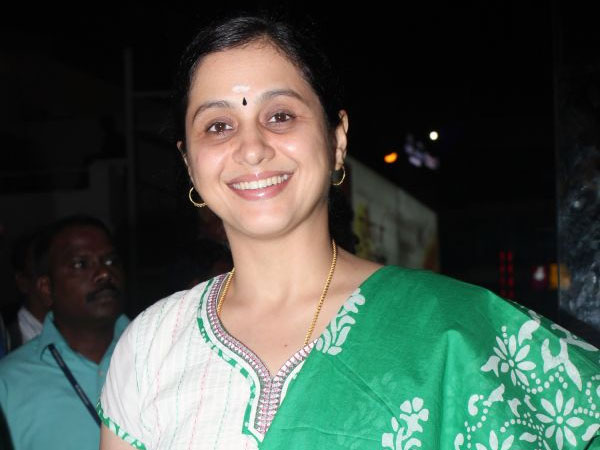 கோலங்கள் பிரபலம்