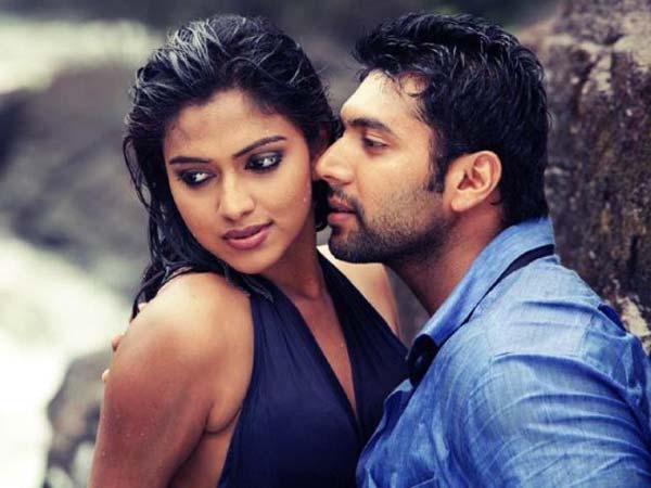 Nimirnthu Nill gets clean U Nimirnthu Nill gets clean U