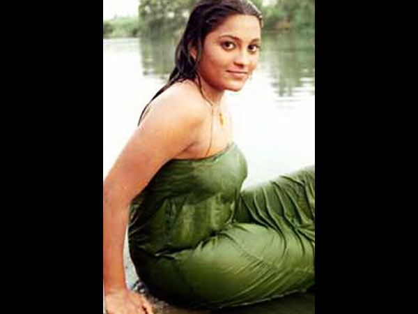 அமிலம் வீச்சு
