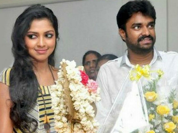 Amala Paul compelling Vijay to convert Christian Amala Paul compelling Vijay to convert Christian