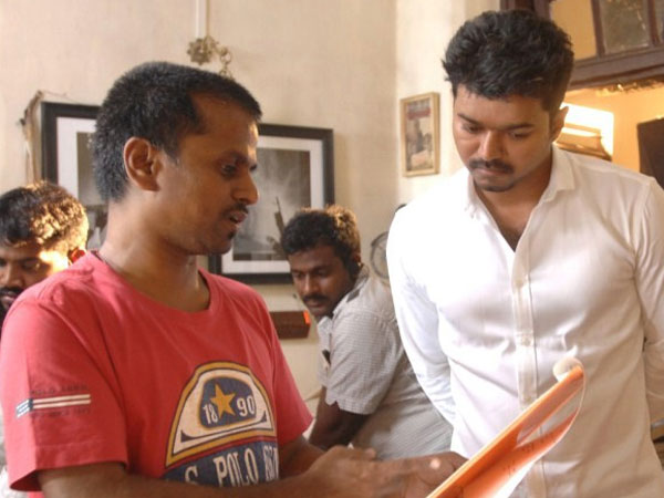 Vijay's Kaththi To Have Sharp Dialogues Vijay's Kaththi To Have Sharp Dialogues