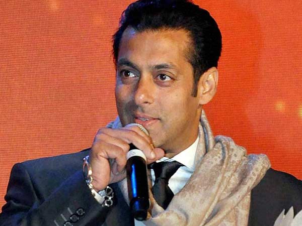 Salman case: 'I was offered Rs 5 lakh to turn hostile' Salman case: 'I was offered Rs 5 lakh to turn hostile'