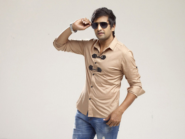 Santhanam wishes to act with Kamal Santhanam wishes to act with Kamal