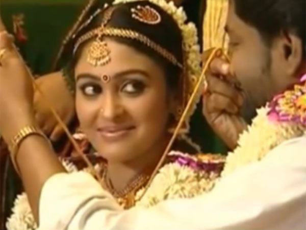 மாற்றப்பட்ட இயக்குநர்