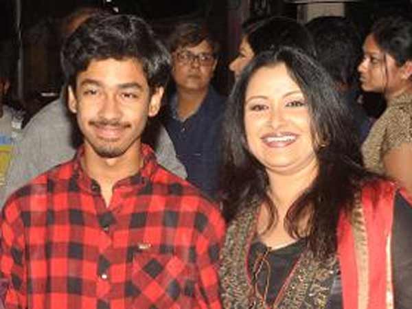 தாயும் மகனும் ஜோடிகள்