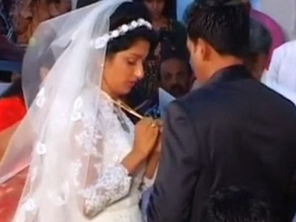 விவாகரத்து சான்று எங்கே?