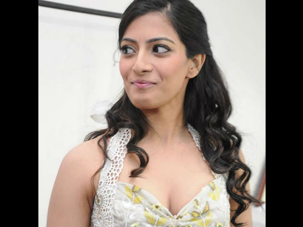 வரலட்சுமி சரத்குமார்