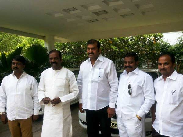 Nepoleon calls on Poet Vairamuthu Nepoleon calls on Poet Vairamuthu