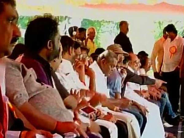 டி சிவா