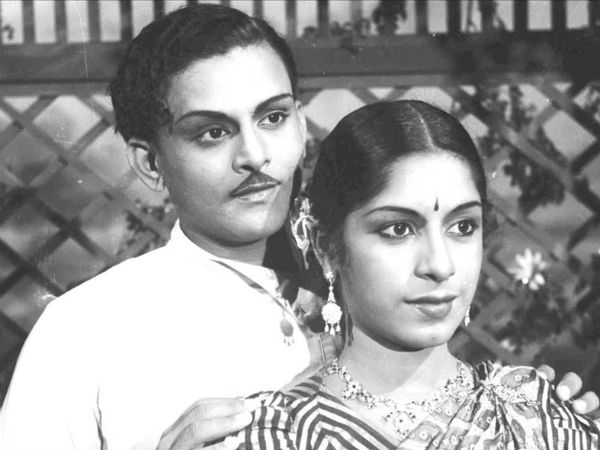 நாம் இருவர்