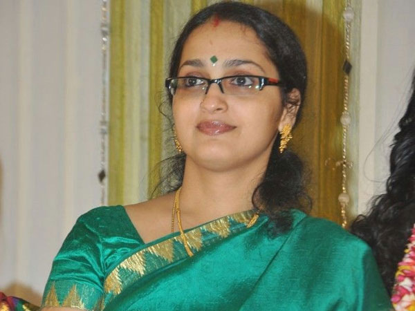 Poove Unakkaga Sangeetha makes her comeback Poove Unakkaga Sangeetha makes her comeback