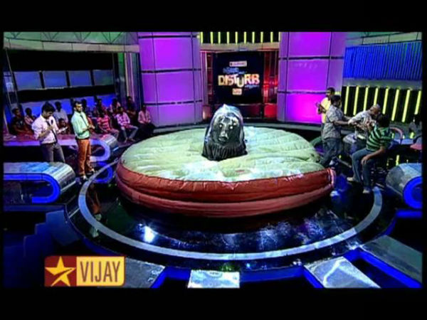 நடுவுல கொஞ்சம் டிஸ்டர்ப் பண்ணுவோம்