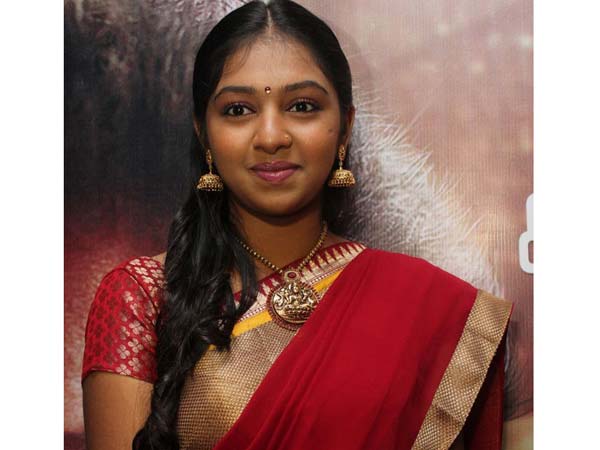 லட்சுமி மேனன் குரலில்