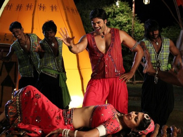 நாயகியை விட கவர்ச்சி