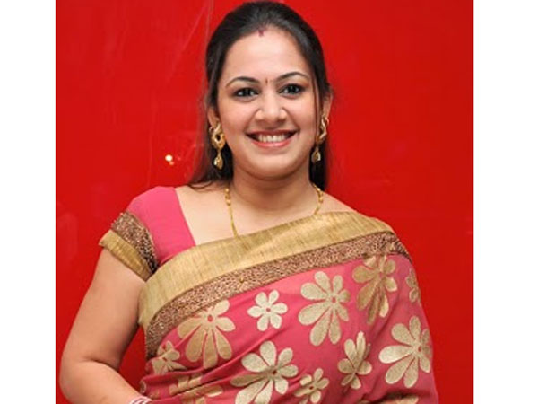 Comedy time Arachana's teaser to heroine Comedy time Arachana's teaser to heroine