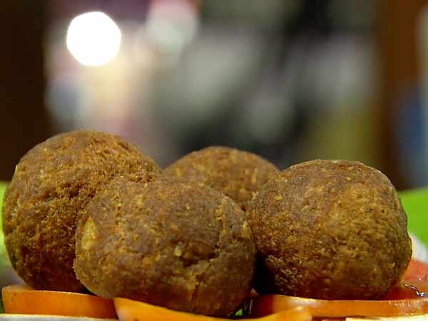 ஞாயிறு மதியம் பாருங்க