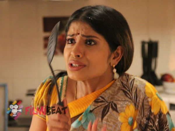 நாலு நண்பர்களுடன் மதுமிதா