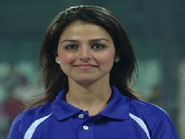 Rakhee Kapoor Tandon - She Rules Twitter in IPL Rakhee Kapoor Tandon - She Rules Twitter in IPL