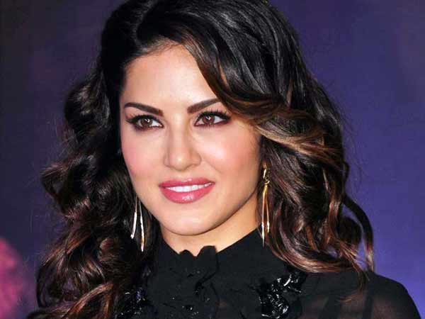 Police File FIR Against Sunny Leone, Google In Rajasthan For Obscenity Police File FIR Against Sunny Leone, Google In Rajasthan For Obscenity