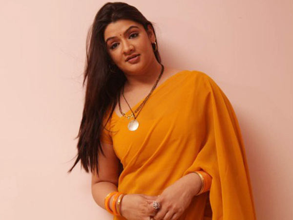 Indian Actress Aarthi Agarwal Dies after Liposuction in the U.S Indian Actress Aarthi Agarwal Dies after Liposuction in the U.S