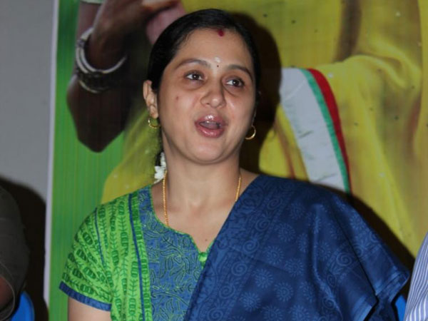 6 மொழிகளில் 80 படங்கள்