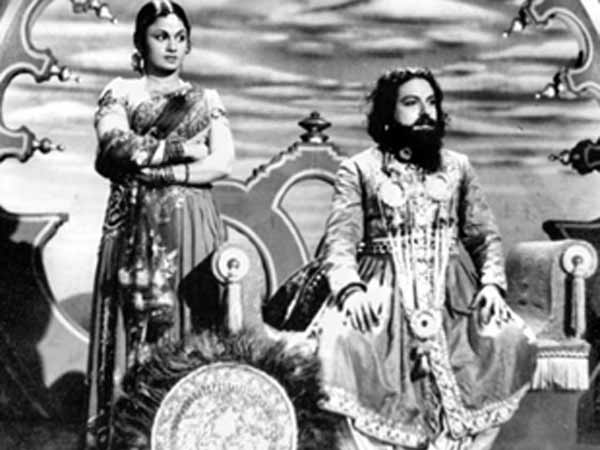 முதல் டபுள் ஆக்ட்