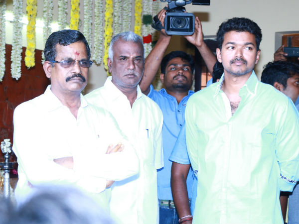 வேட்டி சட்டையில்