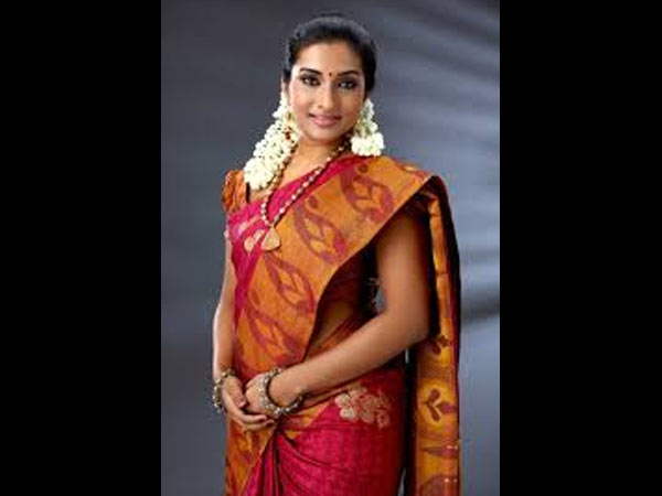 சினிமாவிலும் ஆர்வம்