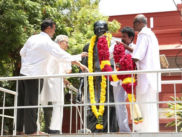 மாசற்ற தலைவர்