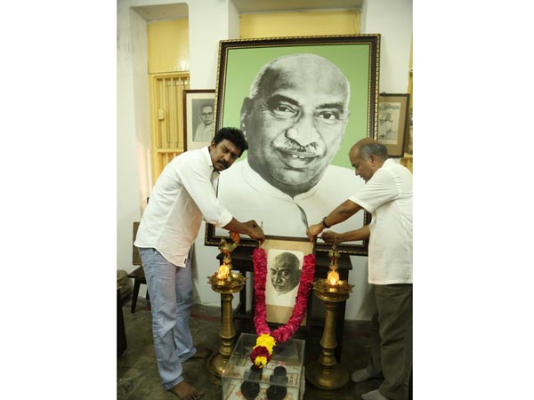 காமராஜர் வெற்றியடைய வேண்டும்