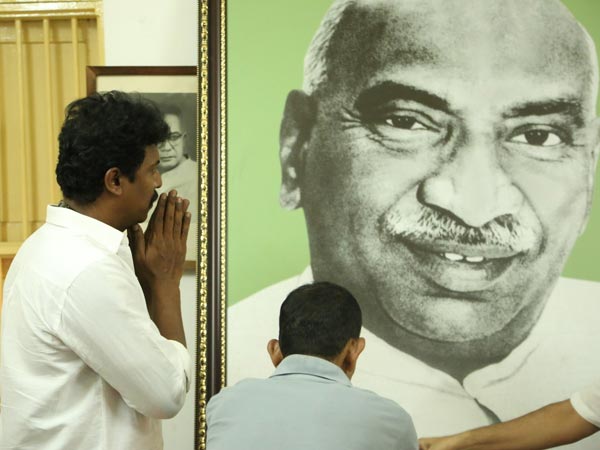 அதிகாரியாக சமுத்திரகனி